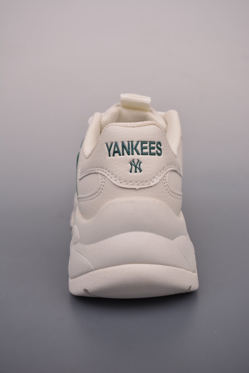 MLB Chunky Liner Hologram view