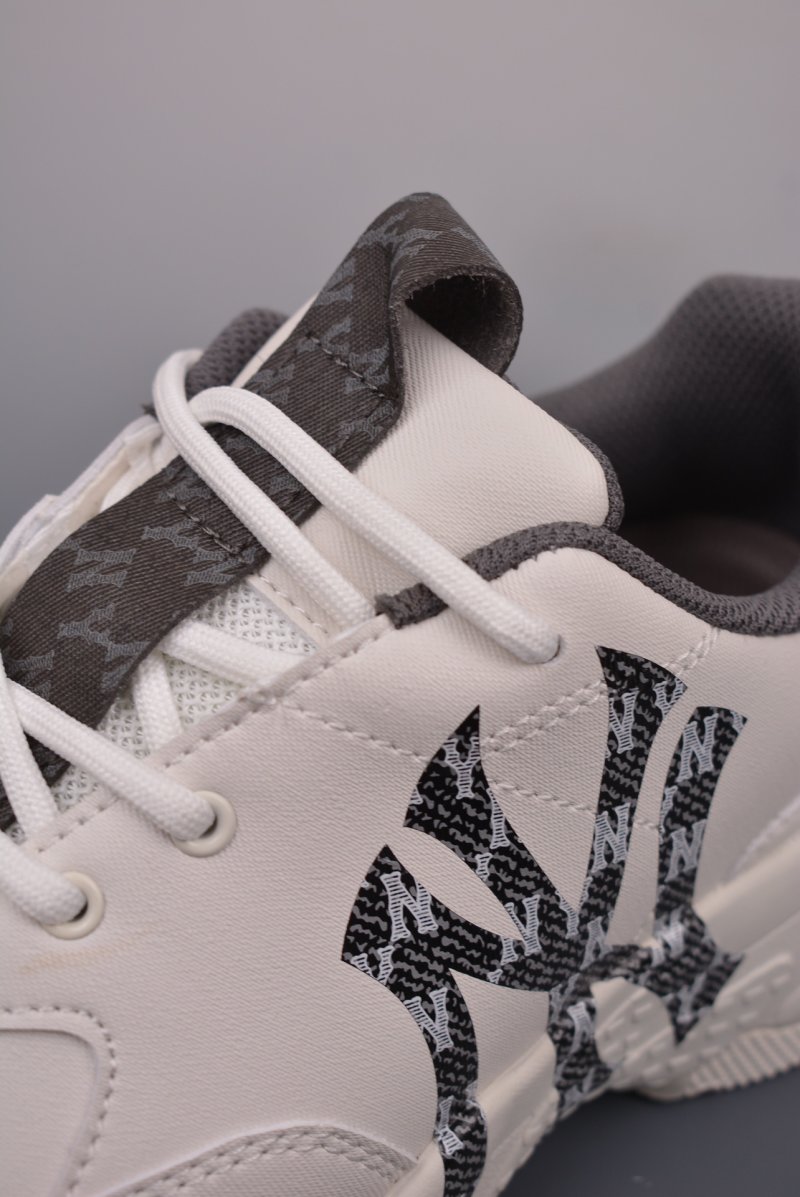 MLB Chunky Liner Hologram view