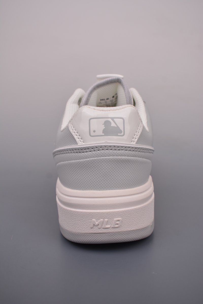 MLB Chunky Liner Hologram view