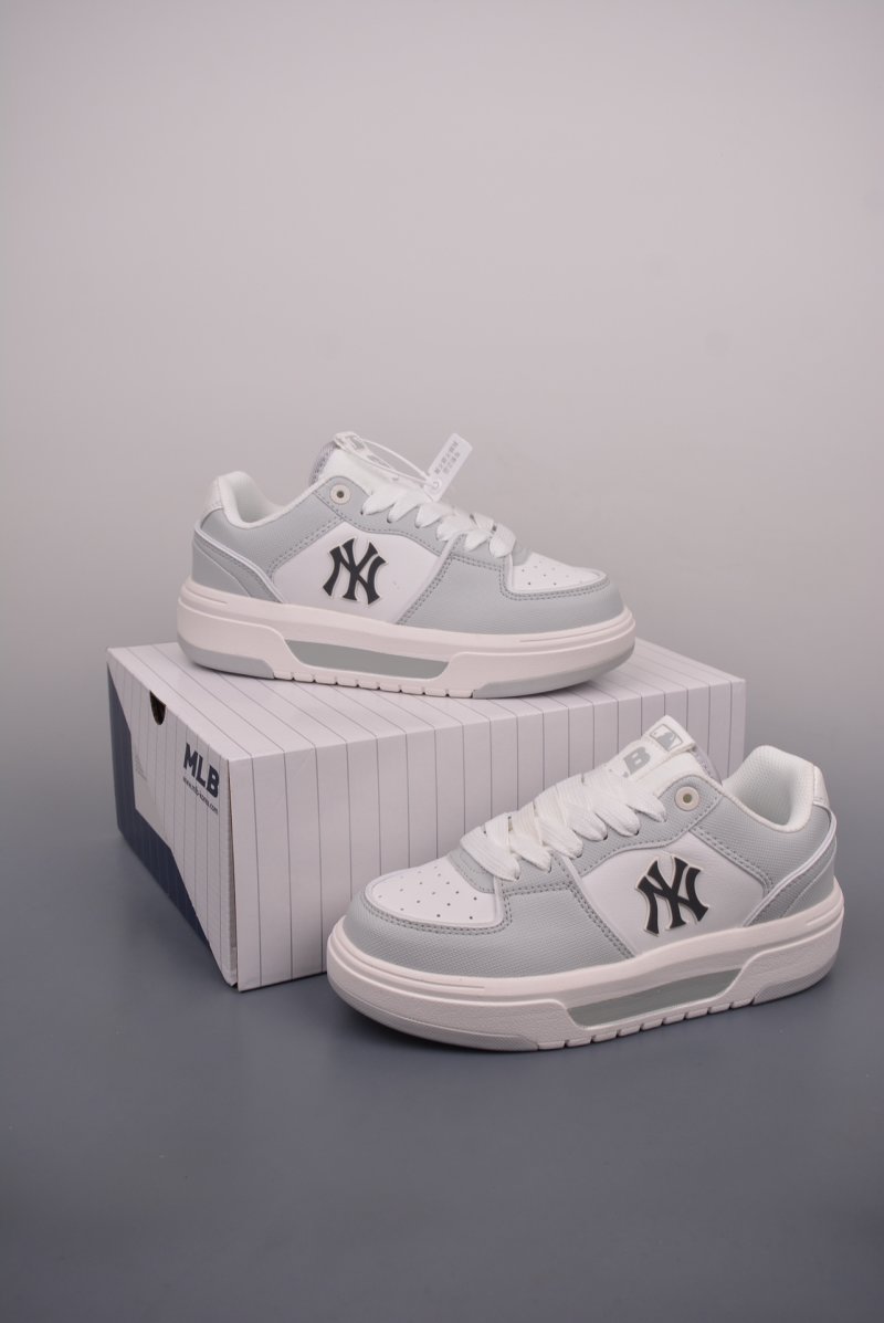 MLB Chunky Liner Hologram view