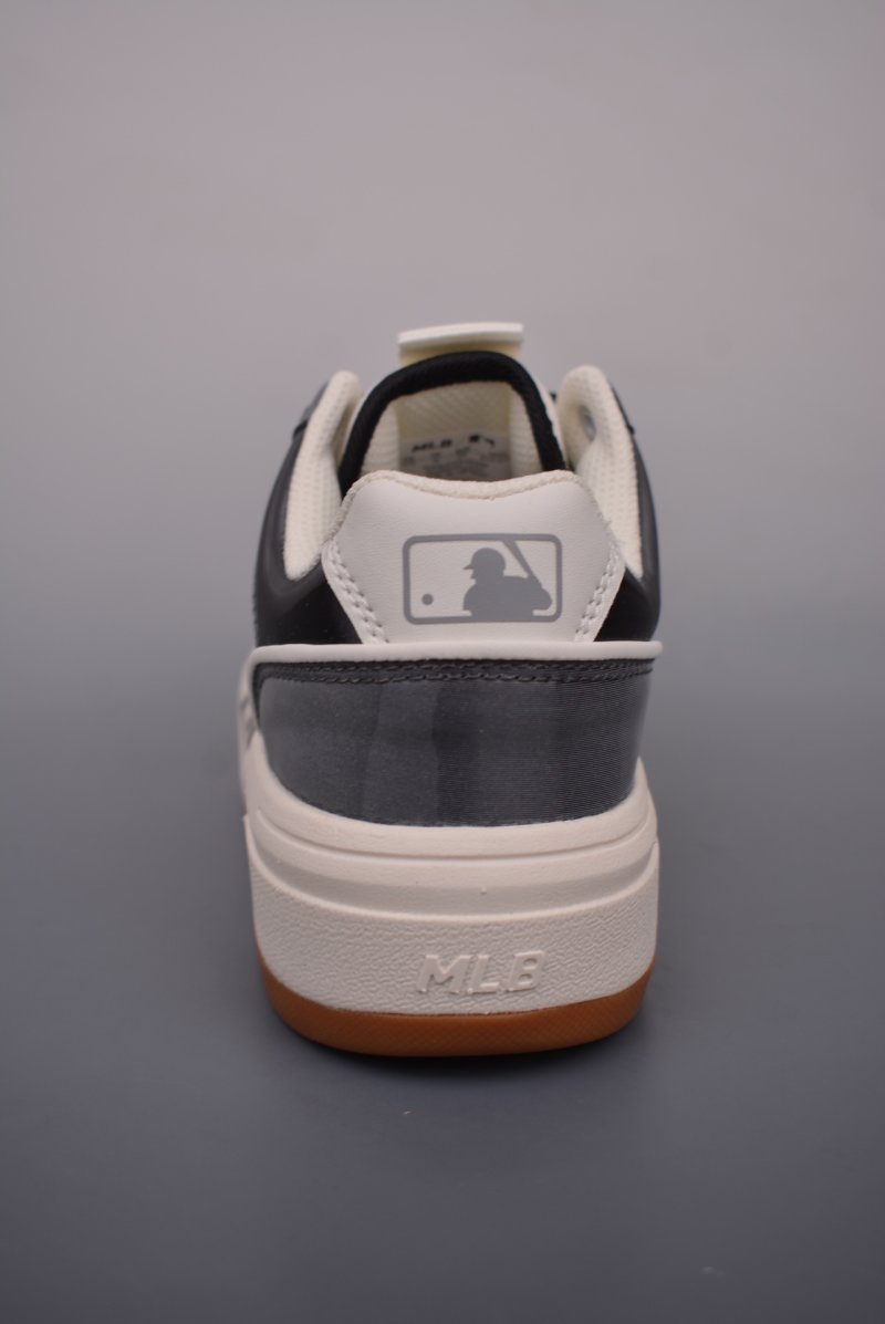 MLB Chunky Liner Hologram view