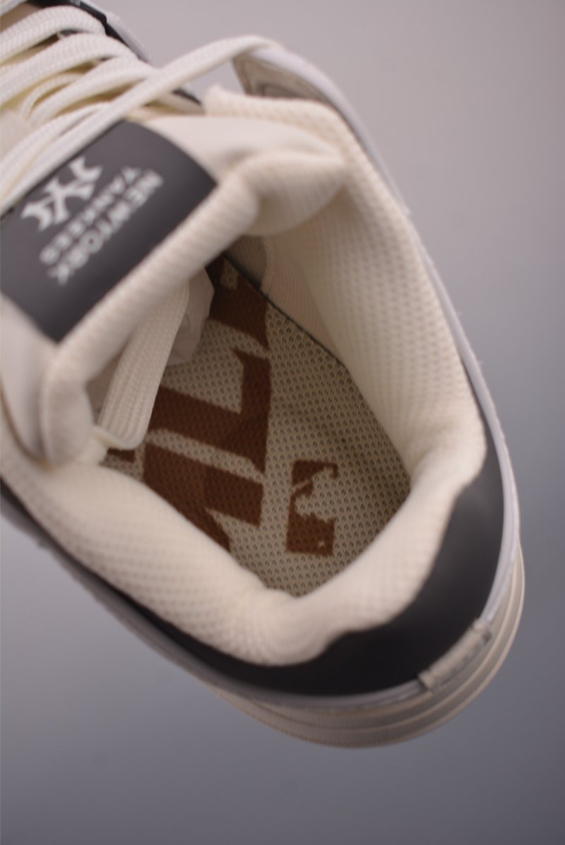 MLB Chunky Liner Mid Monogram view