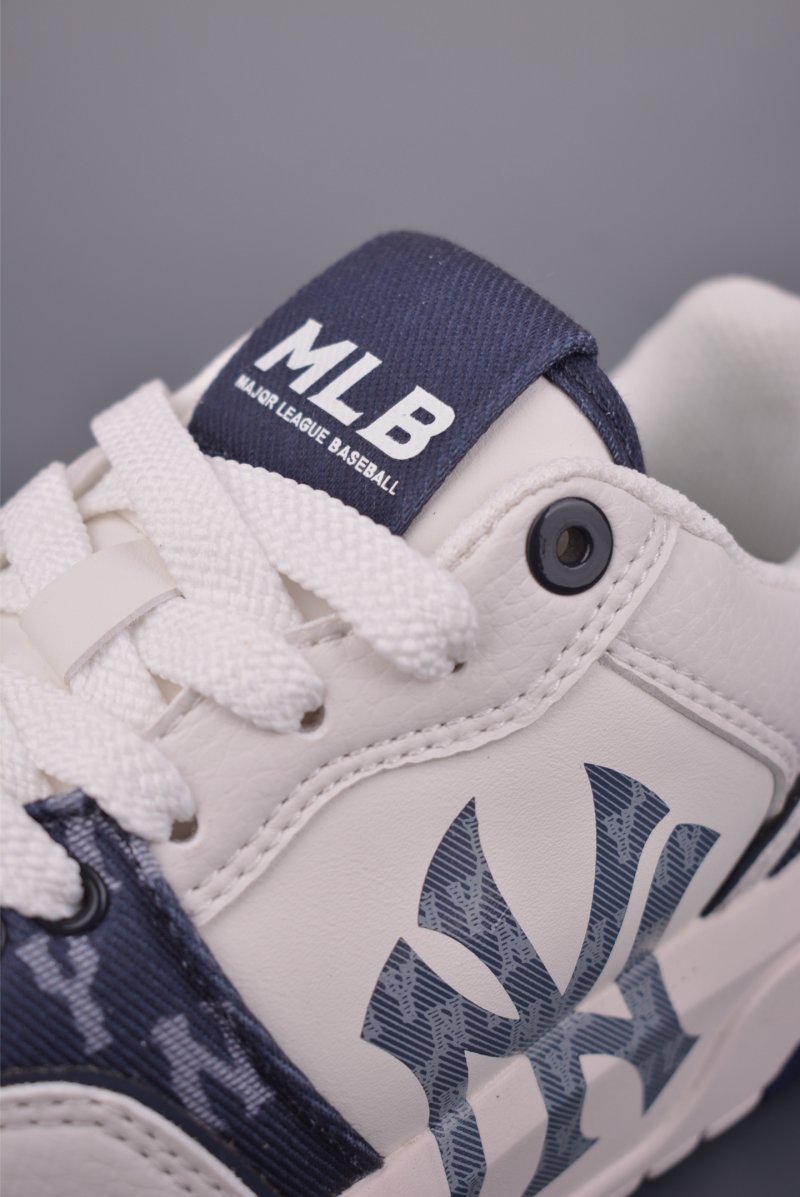MLB Chunky Liner Pocket Monogram view