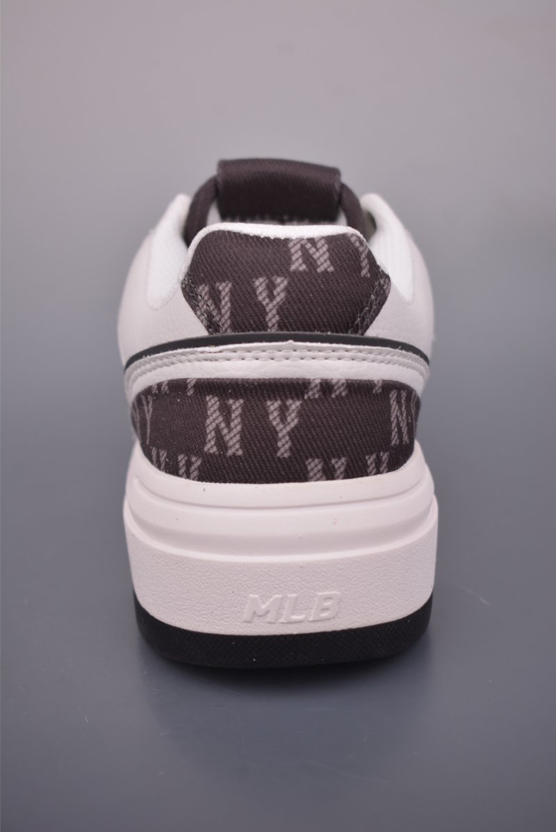 MLB Chunky Liner Pocket Monogram view