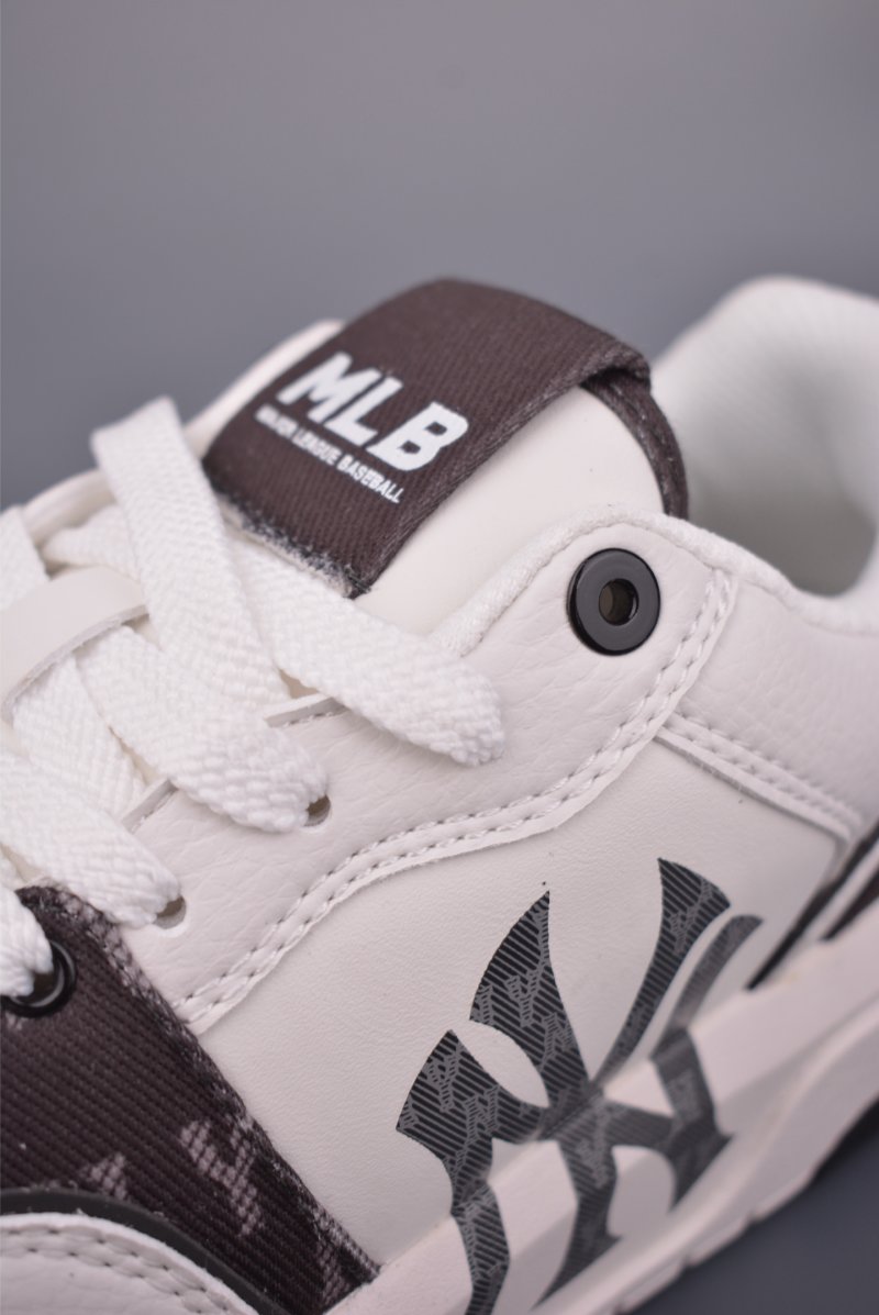 MLB Chunky Liner Pocket Monogram view