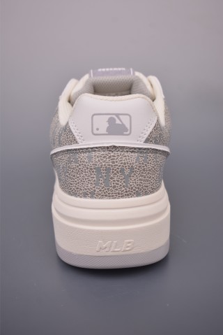 MLB Chunky Liner Pocket Monogram view 22