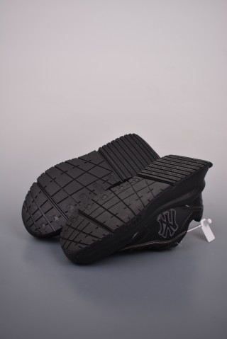 MLB Chunky Runner Denim Monogram view 3