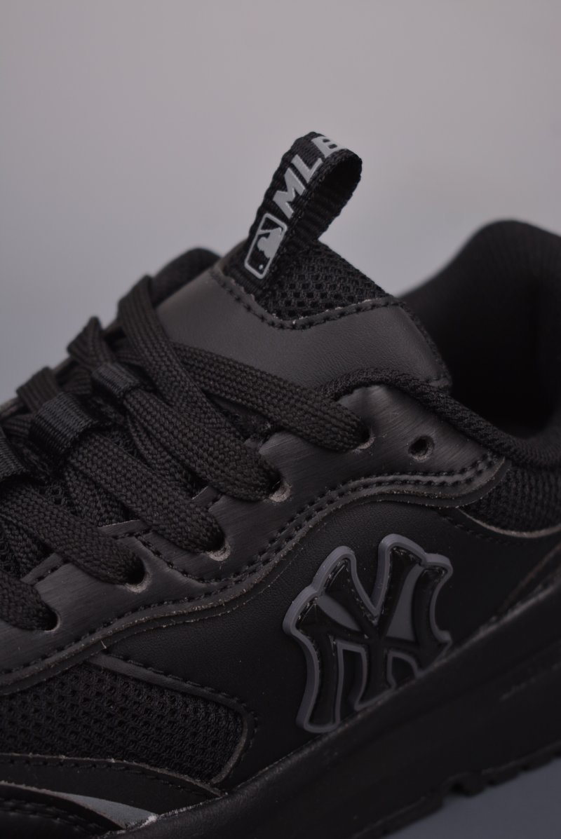 MLB Chunky Runner Denim Monogram view