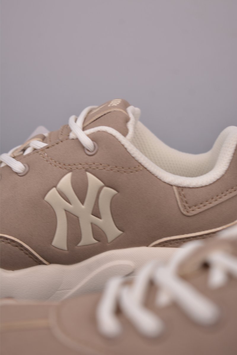 MLB Chunky Vintage Window view