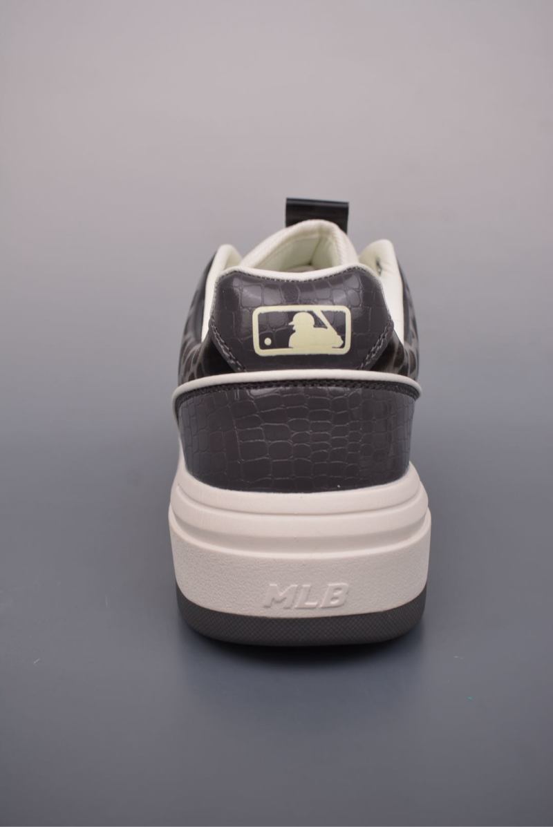 MLB Chunky Window Velvet Monogram view