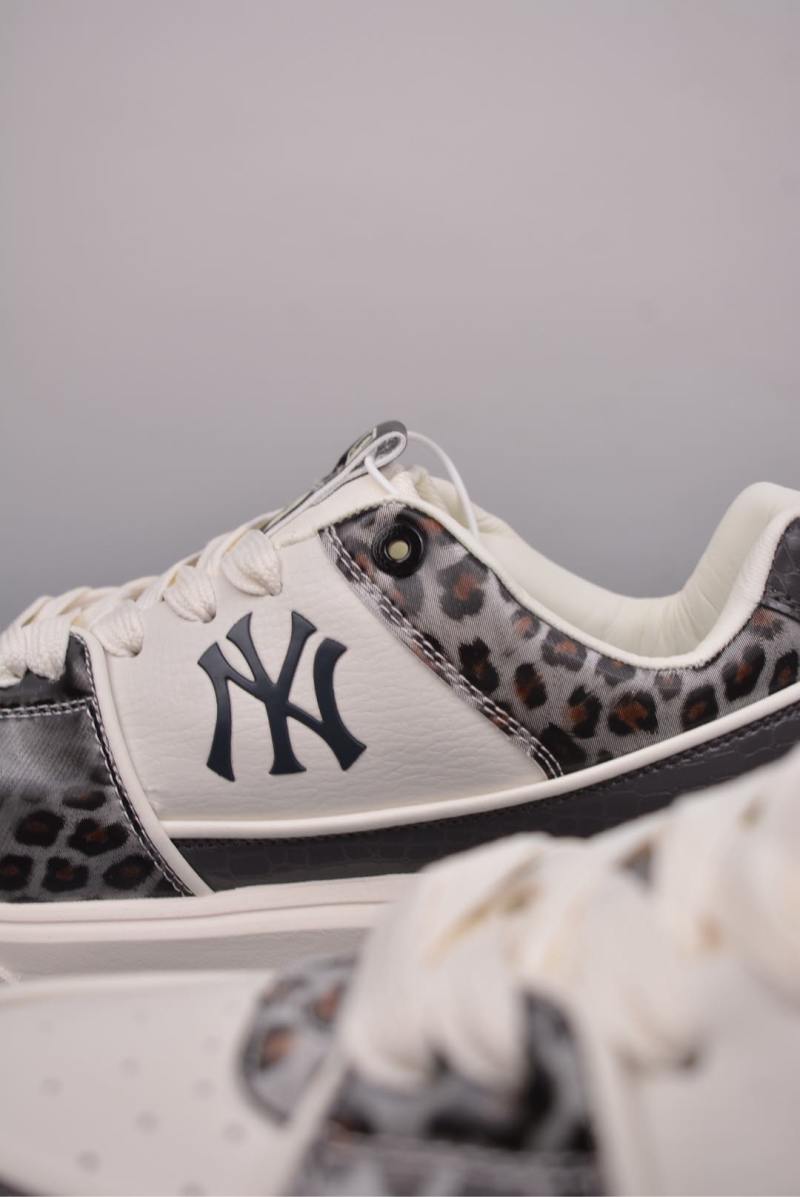 MLB Chunky Window Velvet Monogram view
