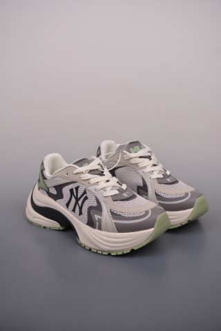 MLB New York Yankees Curve Runner view 19