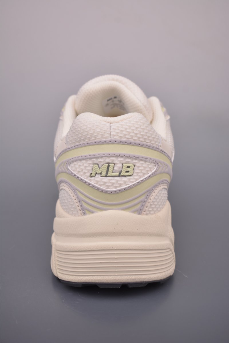 MLB Trophy Runner NB view