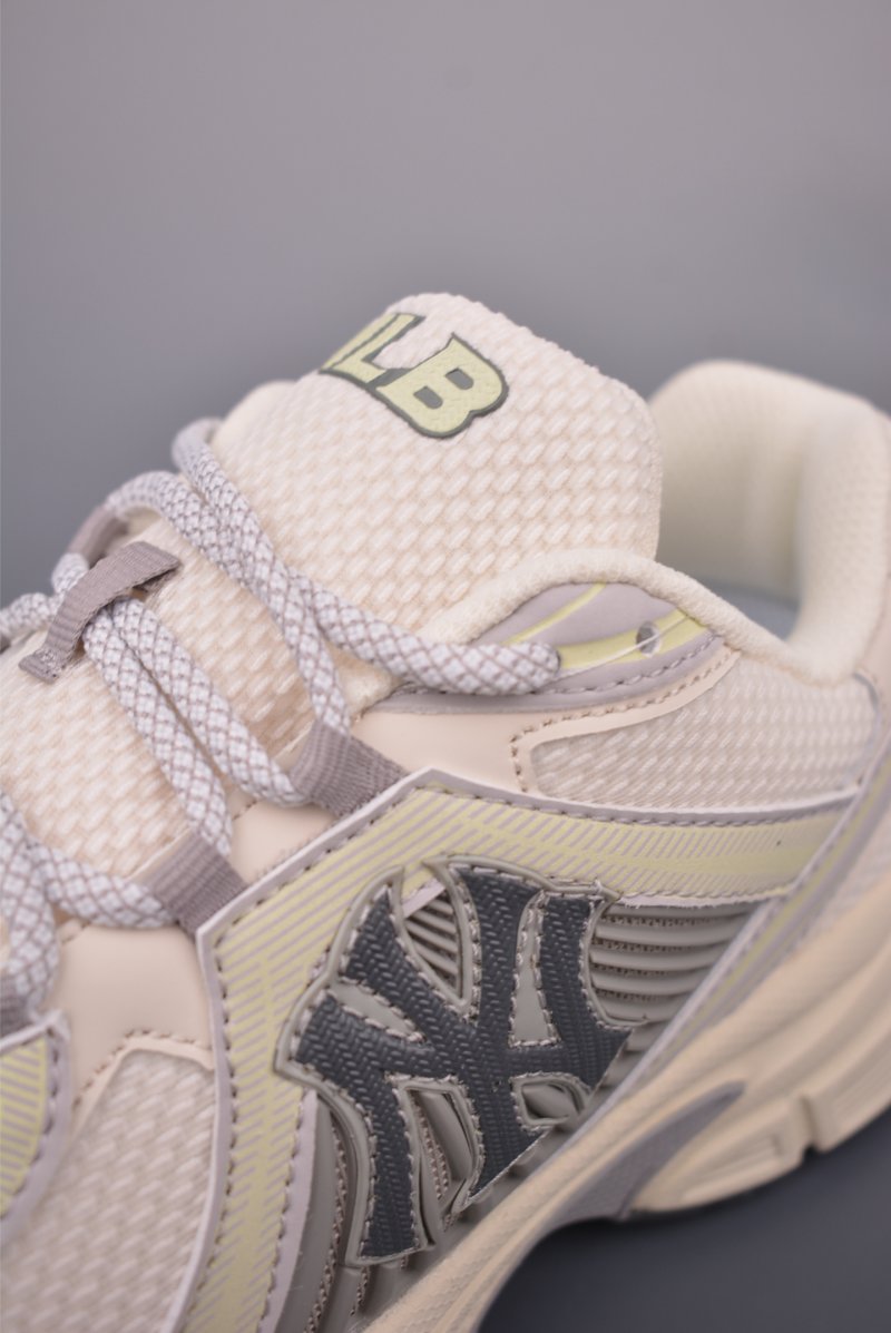 MLB Trophy Runner NB view