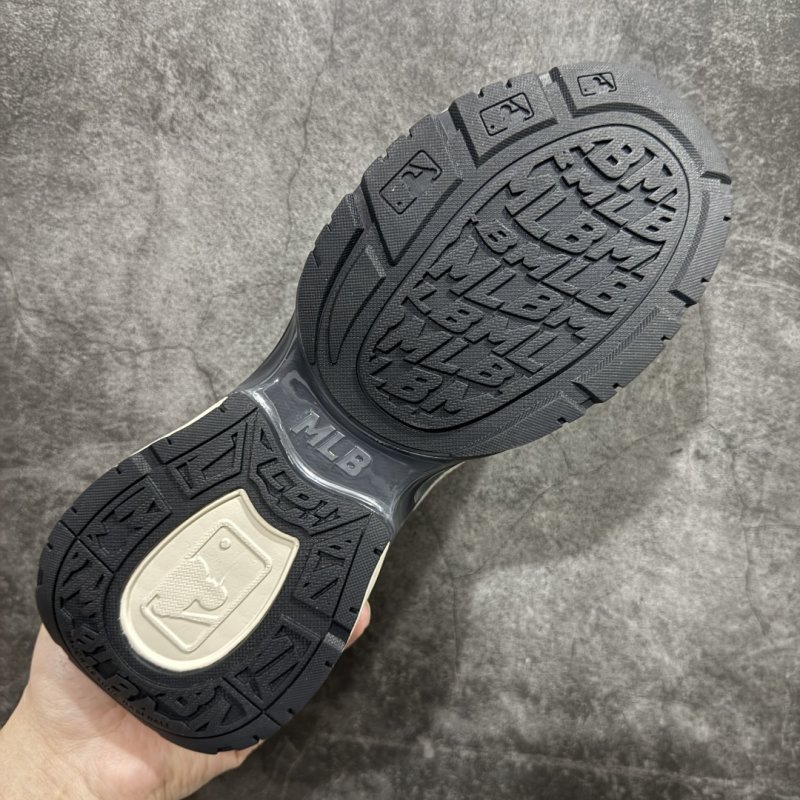 NY MLB '6cm White' view