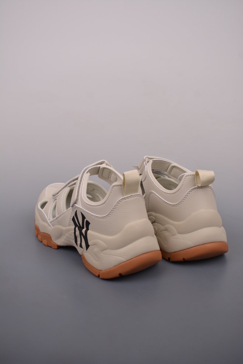 New York Yankees x MLB Big Ball Chunky Mask Sandal view