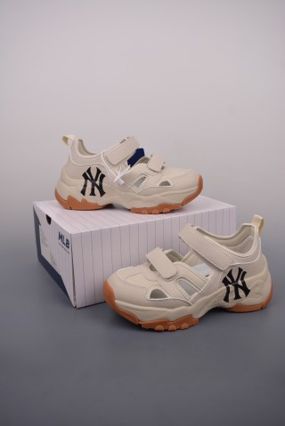 New York Yankees x MLB Big Ball Chunky Mask Sandal view 5
