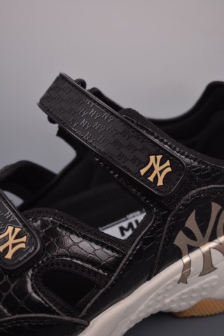 New York Yankees x MLB Big Ball Chunky Mask Sandal view 16