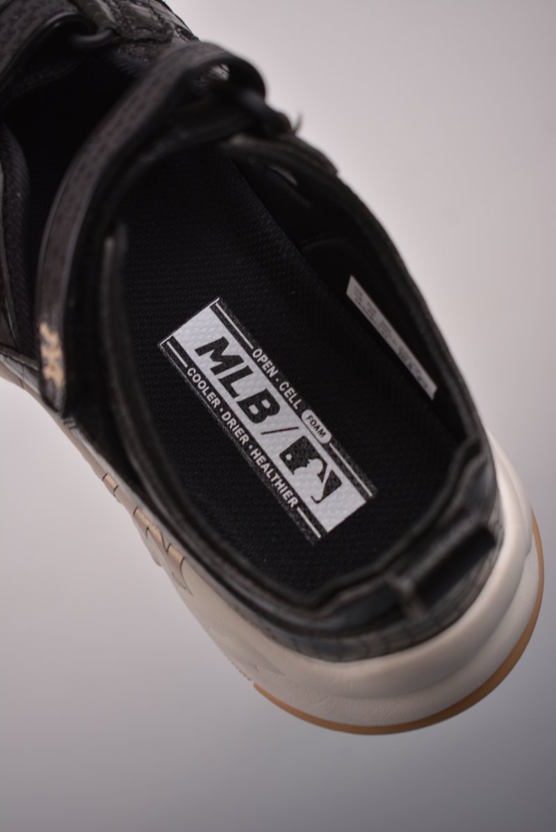 New York Yankees x MLB Big Ball Chunky Mask Sandal view