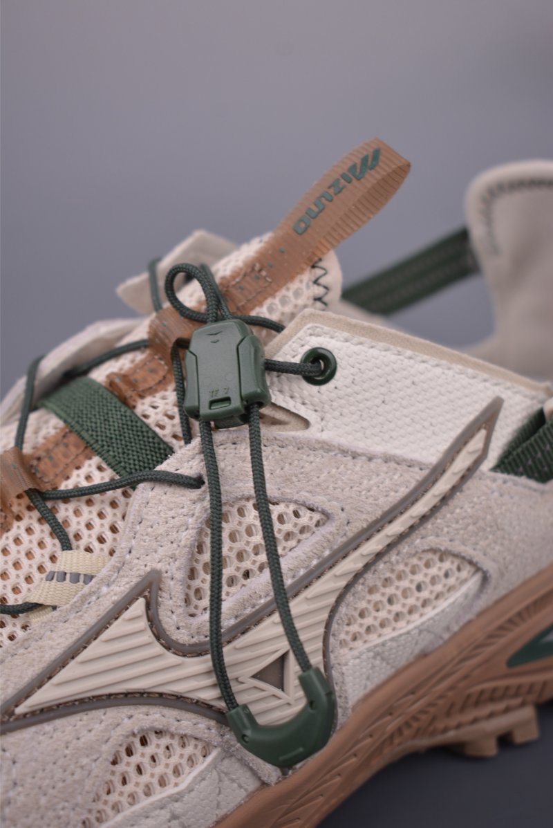 Mizuno Racer Trail SE view