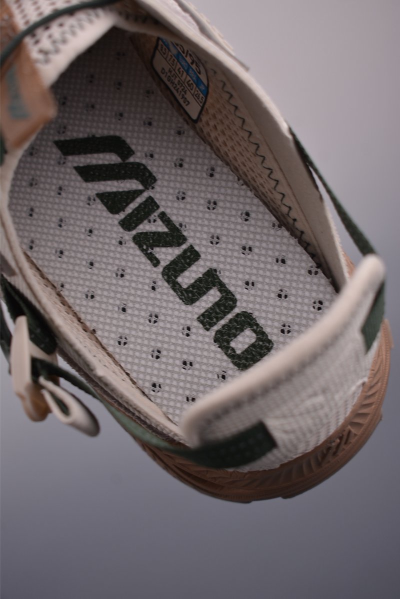 Mizuno Racer Trail SE view