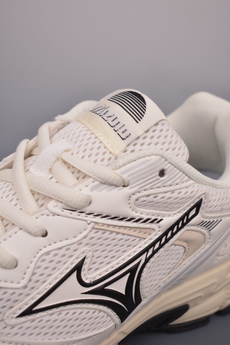 Mizuno Speed 2K view