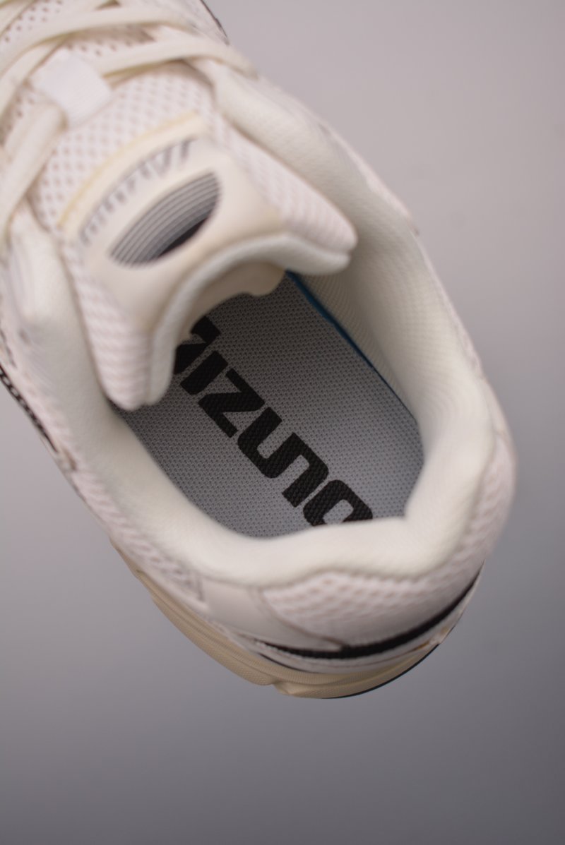 Mizuno Speed 2K view
