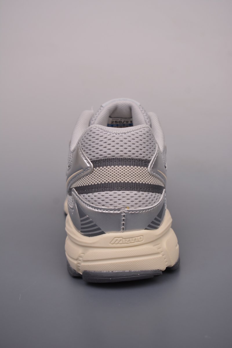 Mizuno Speed 2K view