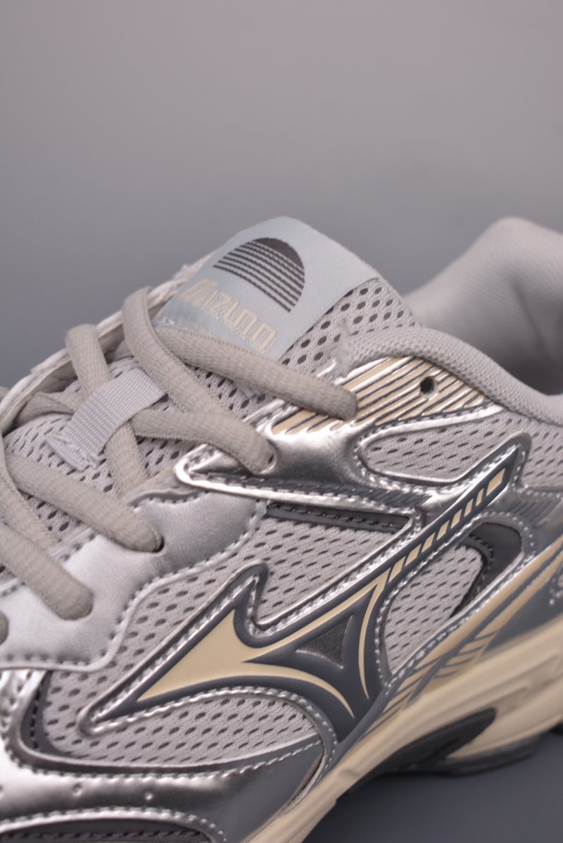 Mizuno Speed 2K view