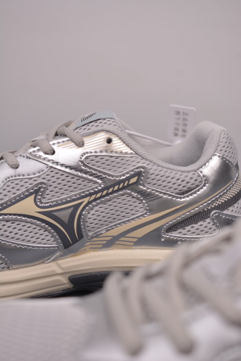 Mizuno Speed 2K view