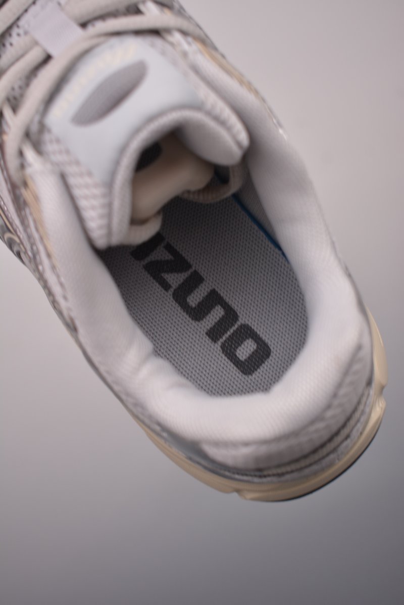 Mizuno Speed 2K view