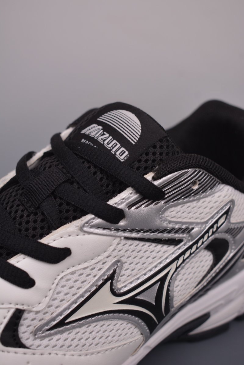 Mizuno Speed 2K view