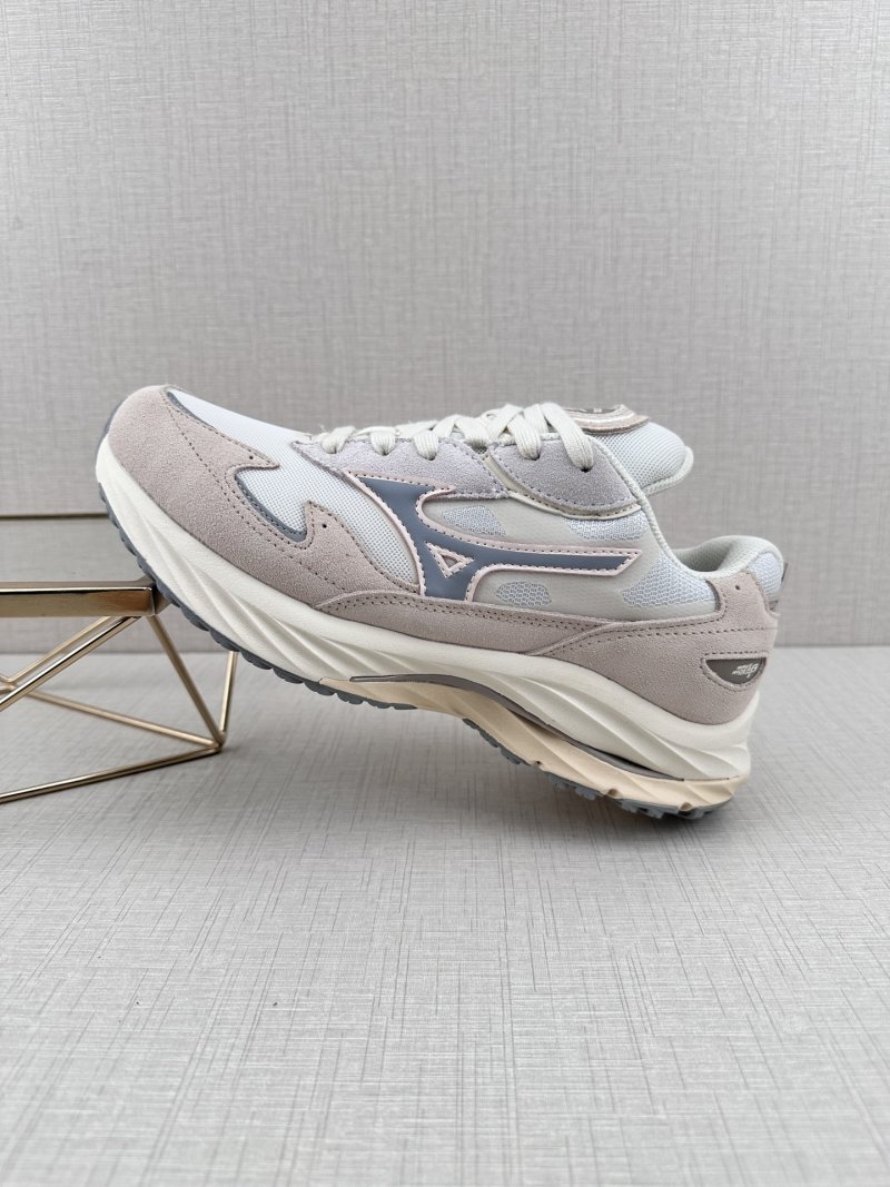 Mizuno Sportstyle 9311 Wave Rider 8