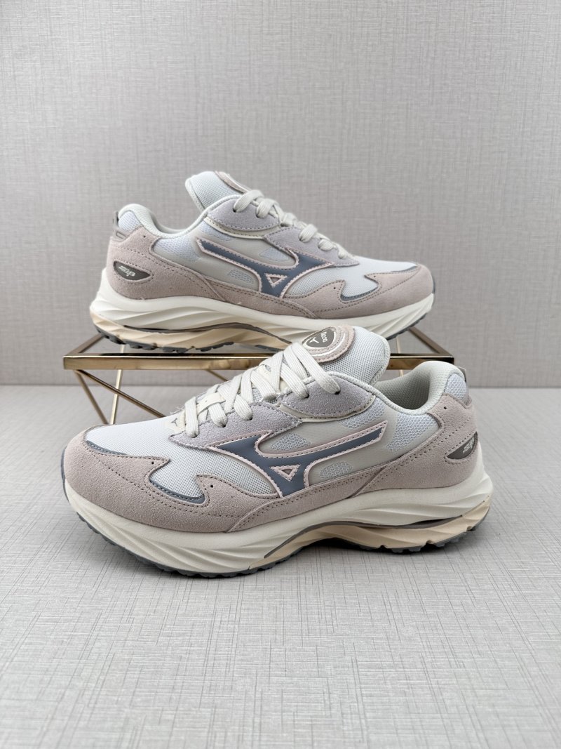 Mizuno Sportstyle 9311 Wave Rider 8 view