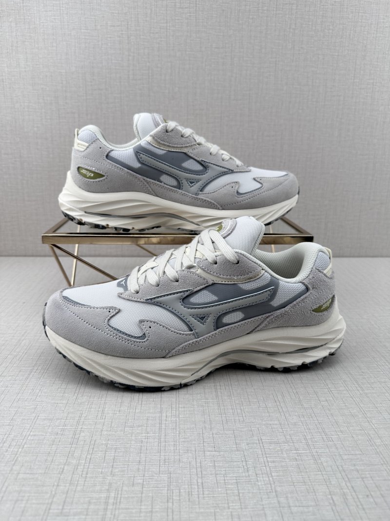 Mizuno Sportstyle 9311 Wave Rider 8 view