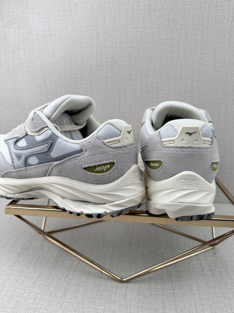 Mizuno Sportstyle 9311 Wave Rider 8 view