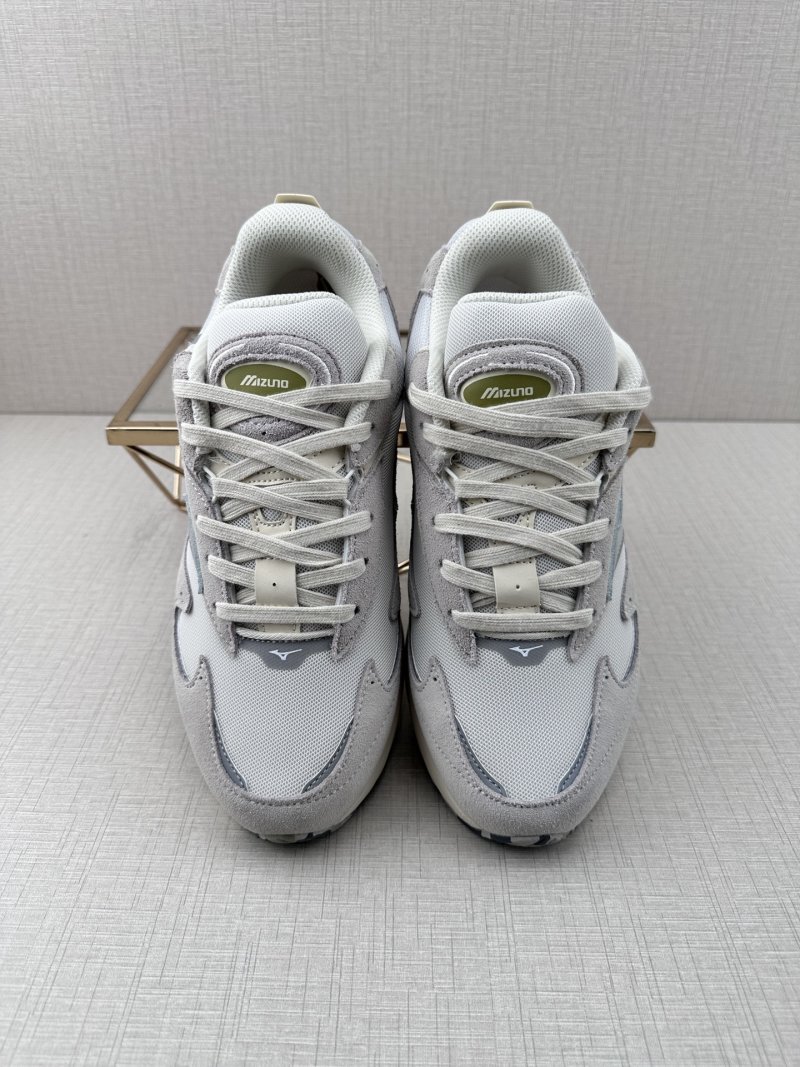 Mizuno Sportstyle 9311 Wave Rider 8 view