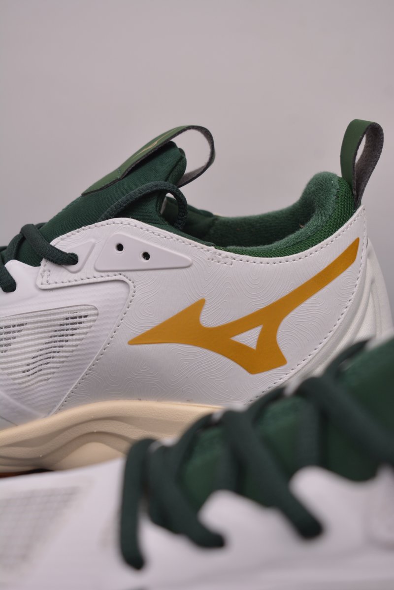 Mizuno Volleyball Wave Rider view