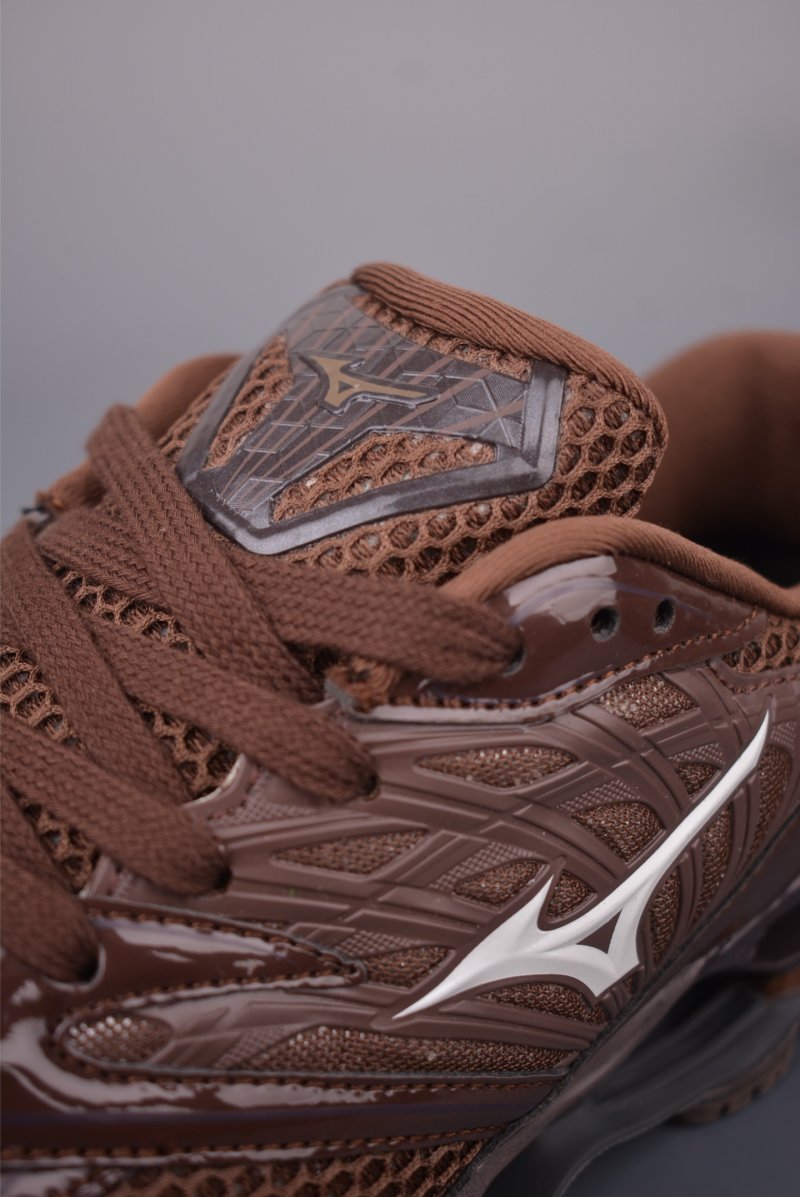 Mizuno Wave Prophecy LS view