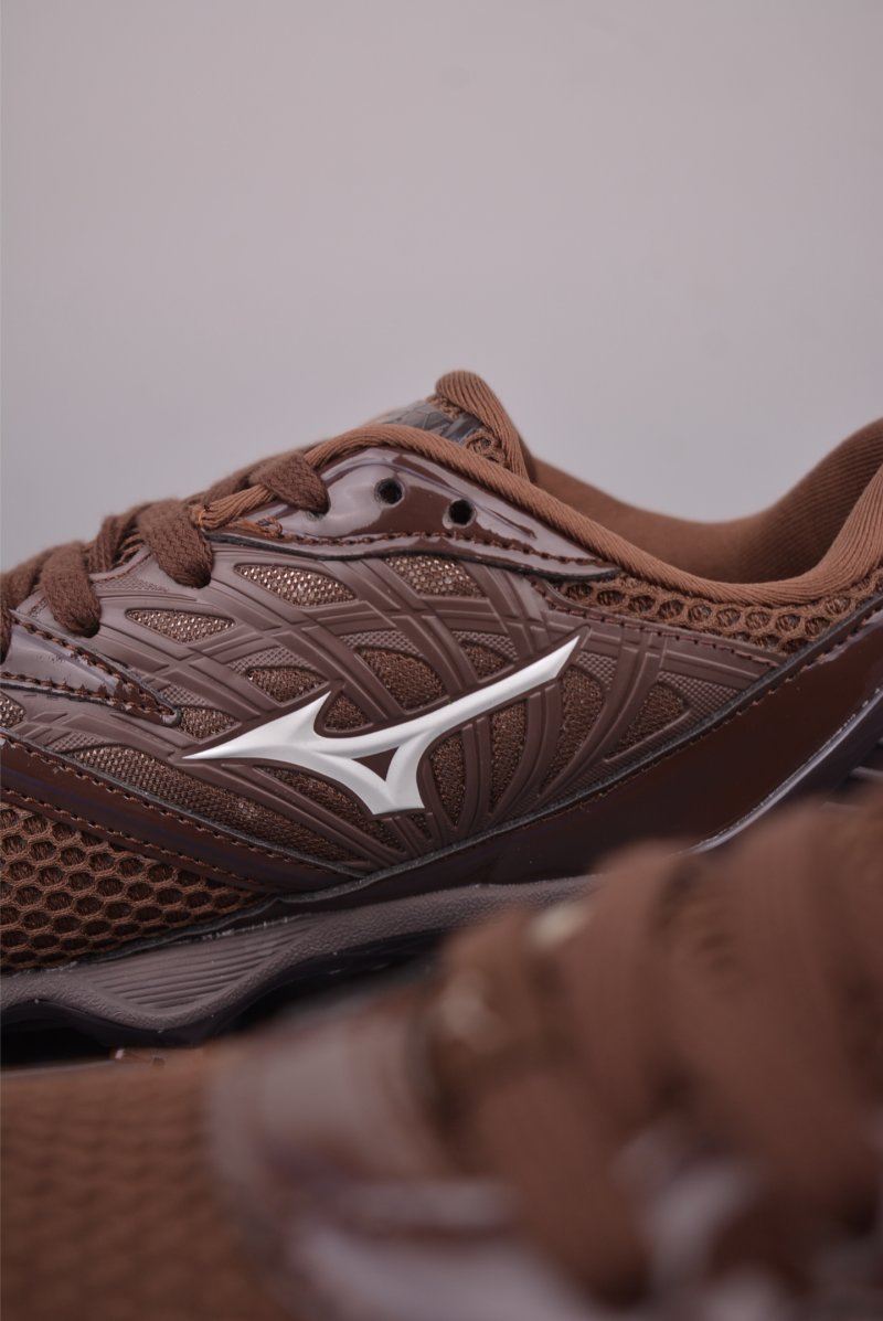 Mizuno Wave Prophecy LS view