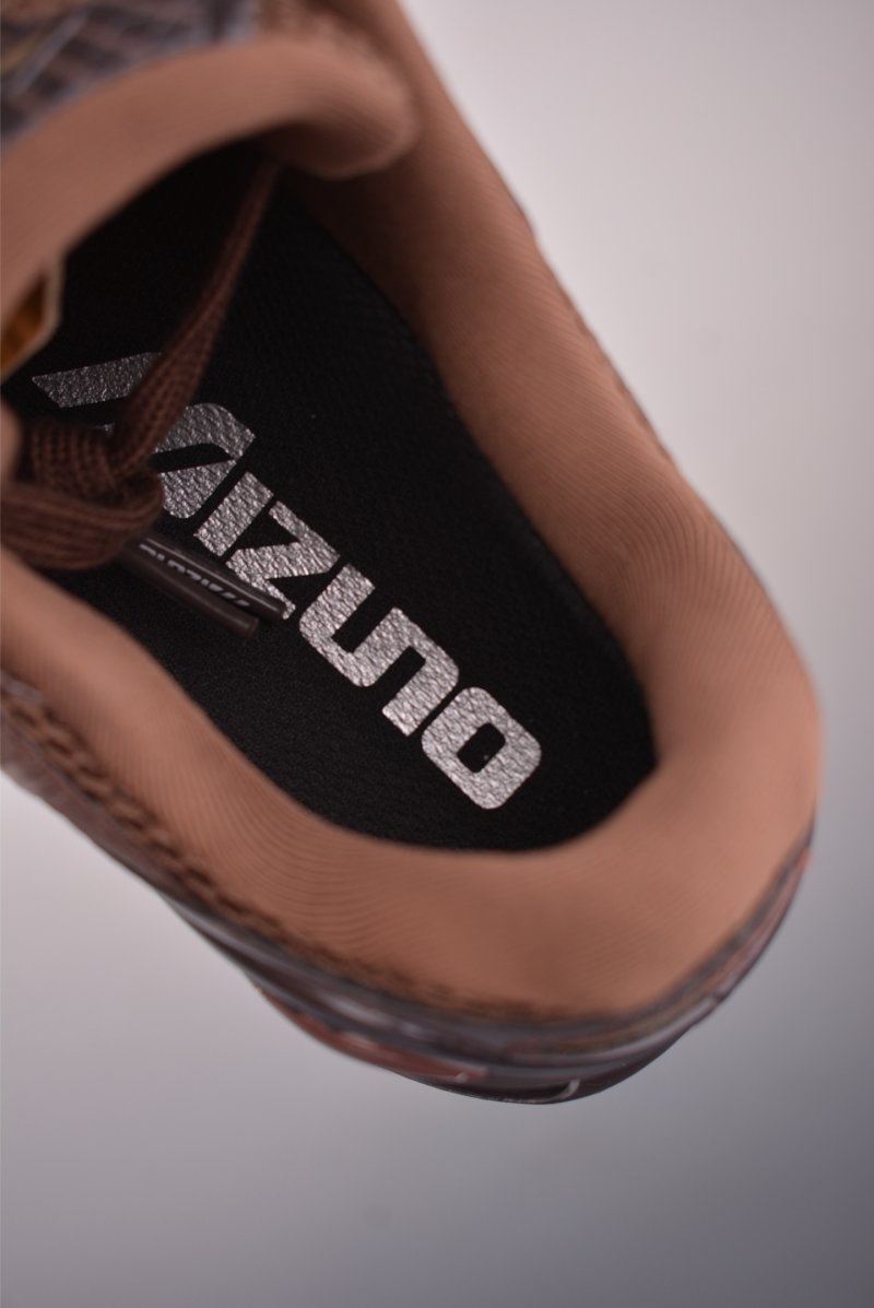 Mizuno Wave Prophecy LS view