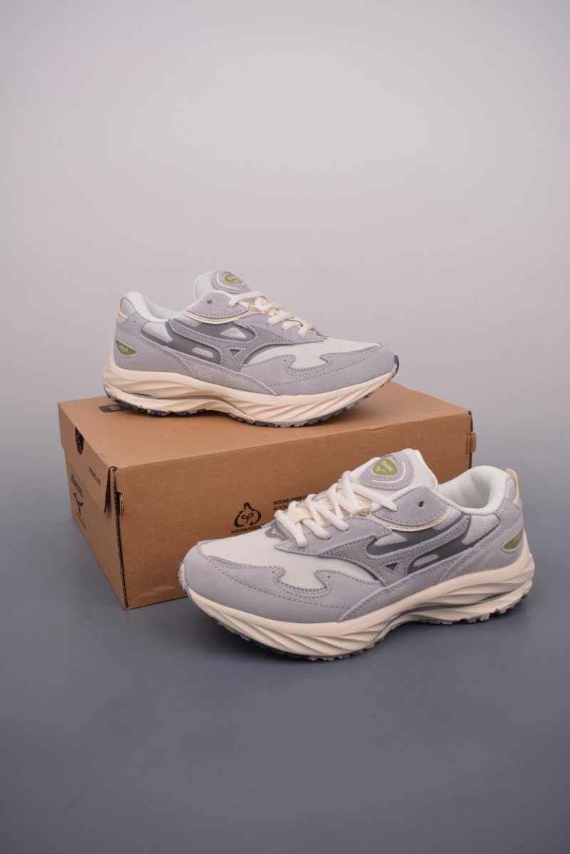 Mizuno Wave Rider Beta view