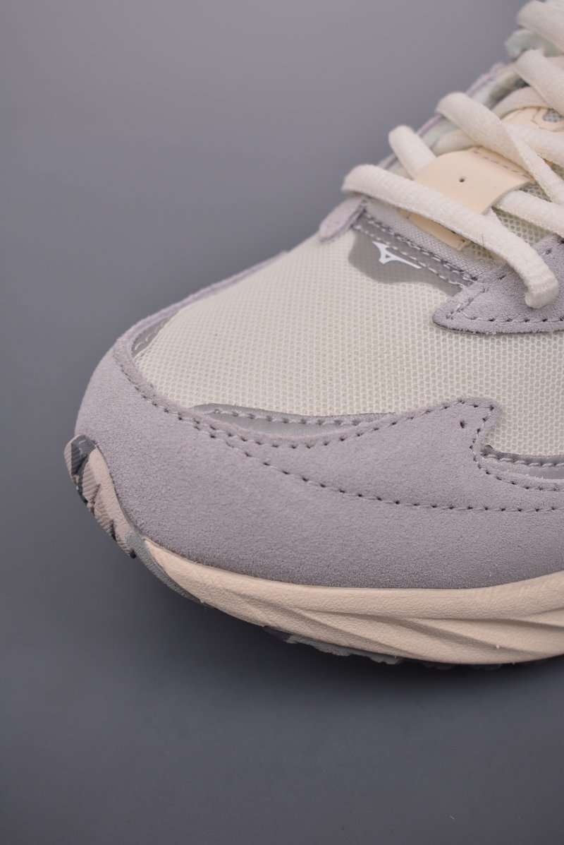 Mizuno Wave Rider Beta view