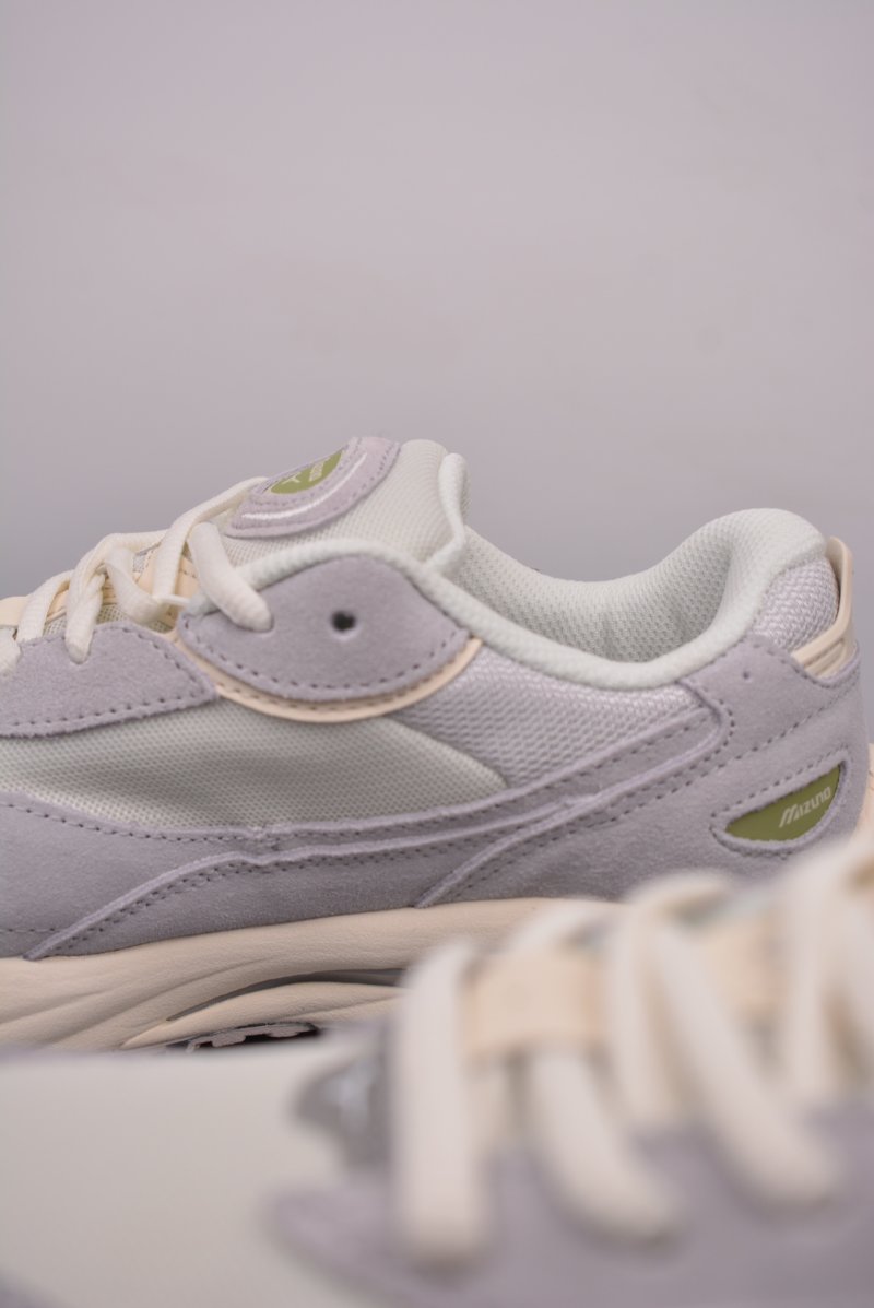 Mizuno Wave Rider Beta view