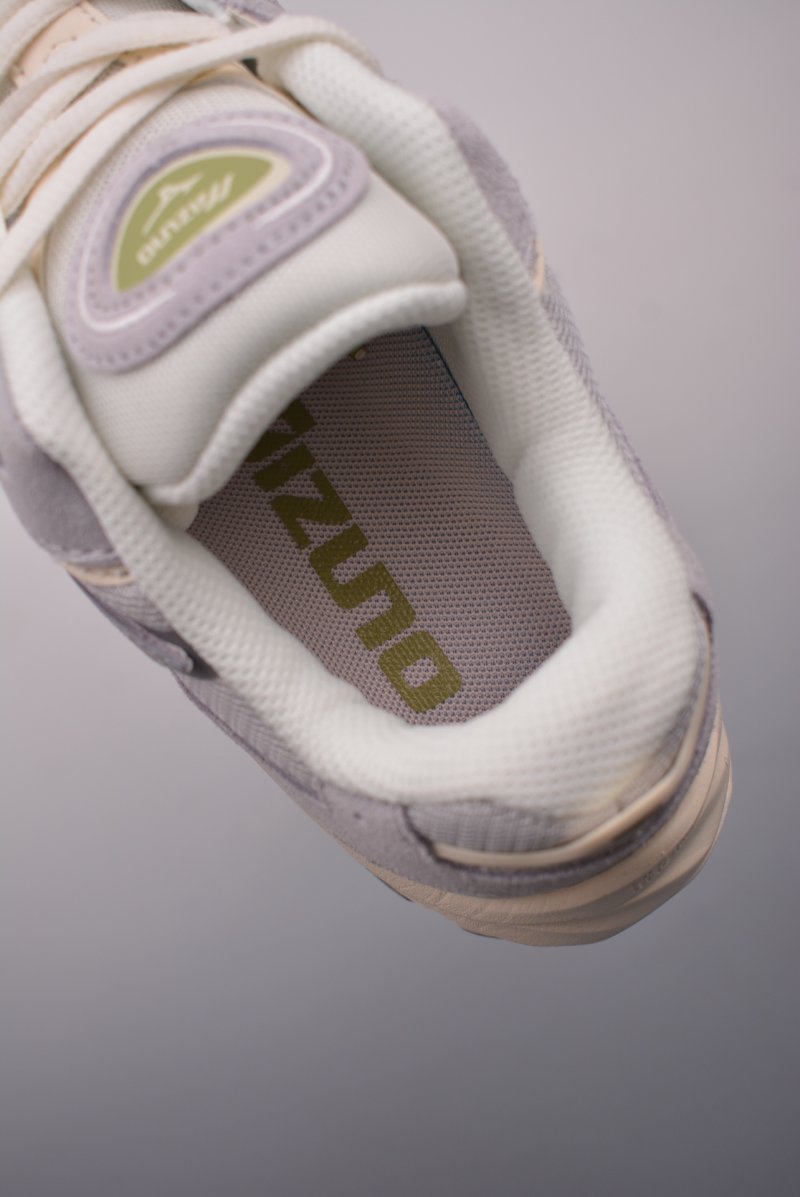 Mizuno Wave Rider Beta view