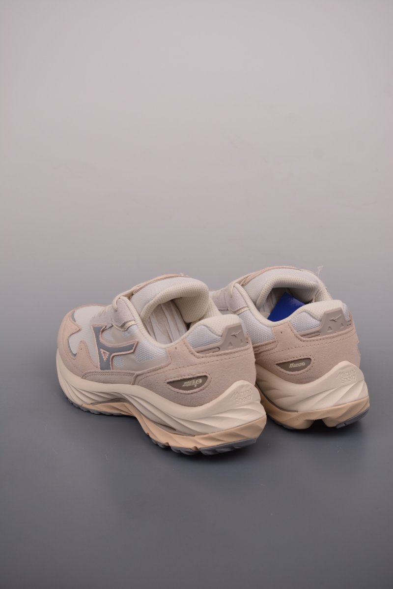 Mizuno Wave Rider Beta view