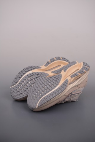 Mizuno Wave Rider Beta view 3