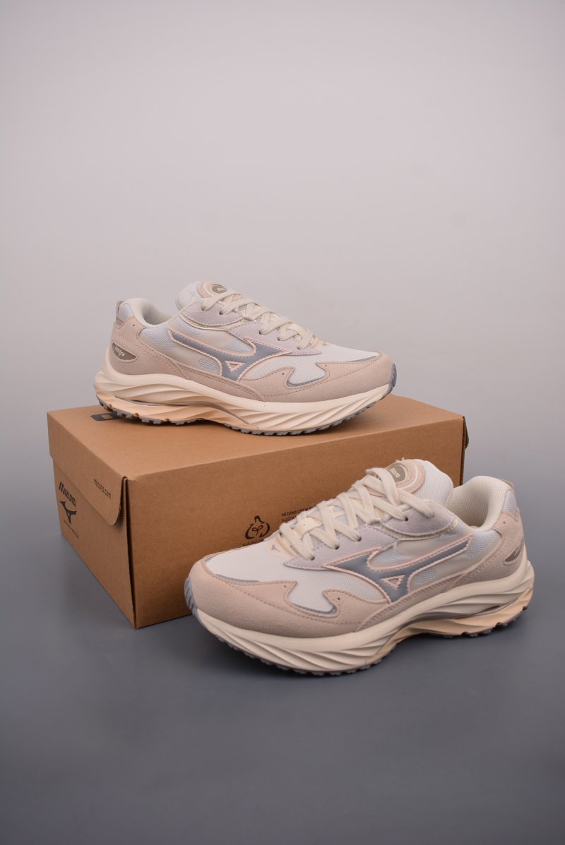 Mizuno Wave Rider Beta view