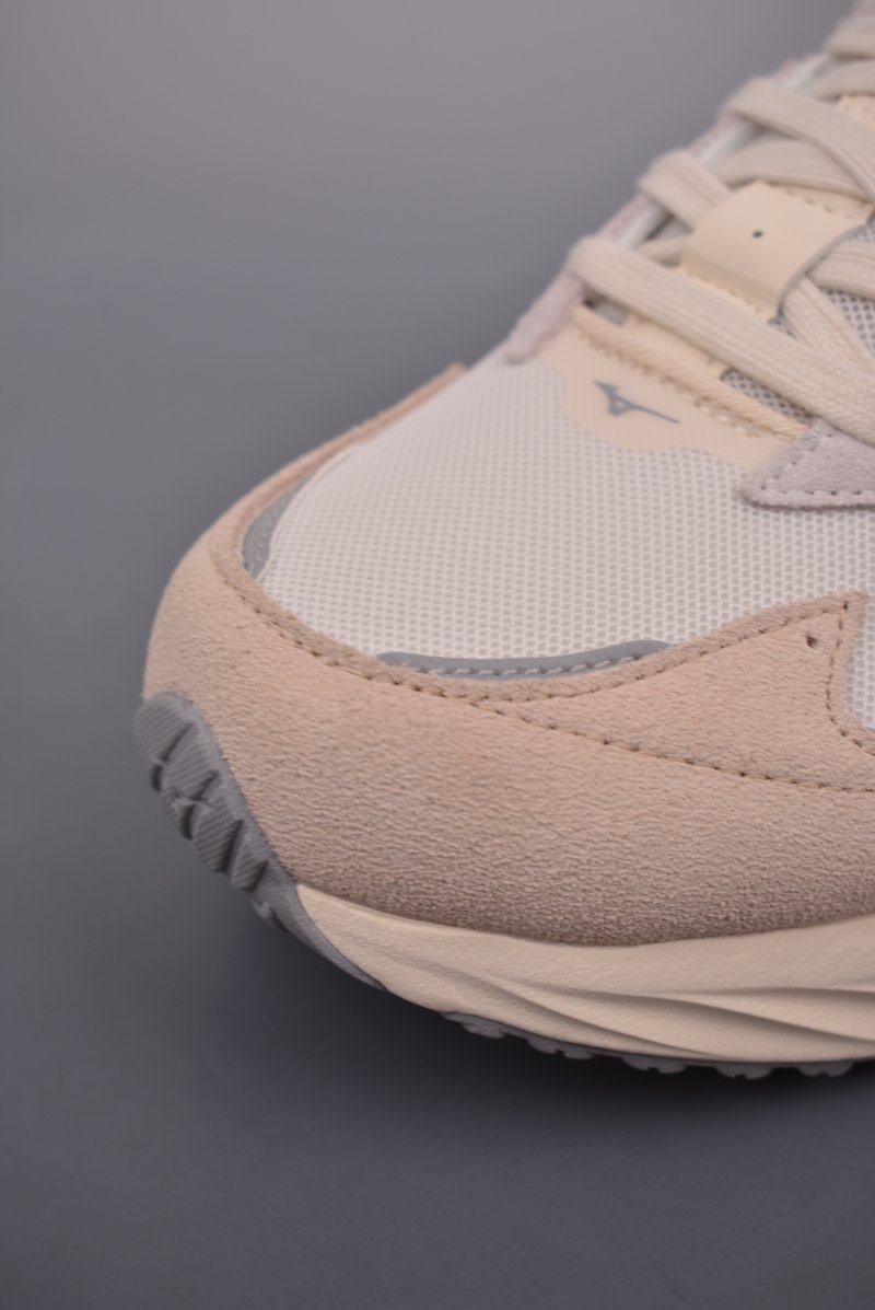 Mizuno Wave Rider Beta view