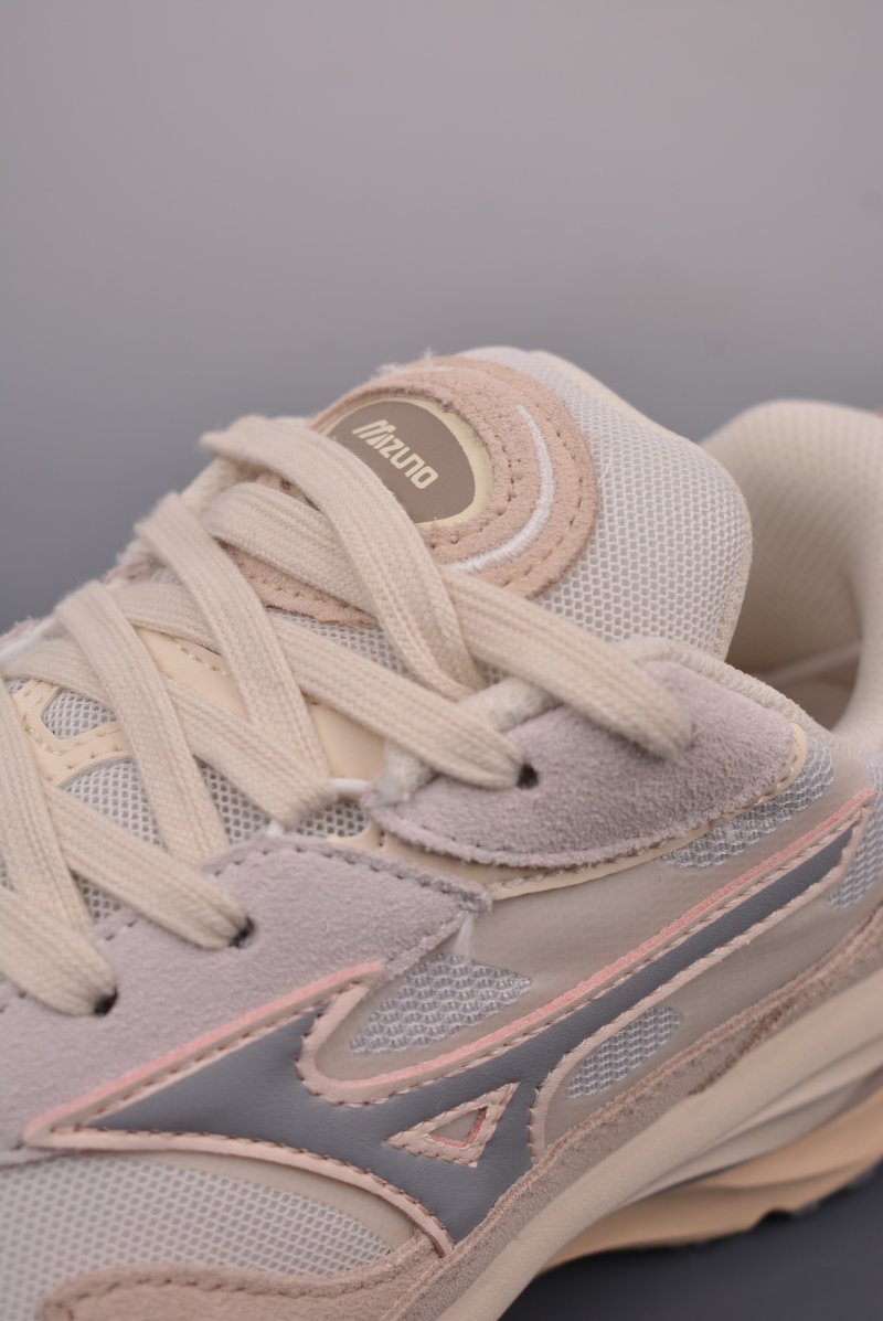 Mizuno Wave Rider Beta view